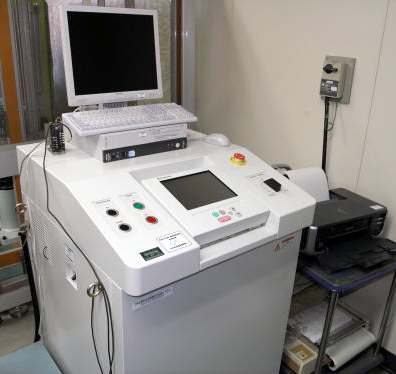 万能金属試験機計測制御システムの写真